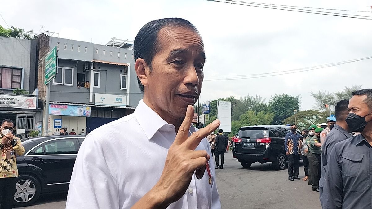 Ditanya Kinerja Gibran Rakabuming Pimpin Solo, Jokowi: Tanya Saja Pak Wali Kota