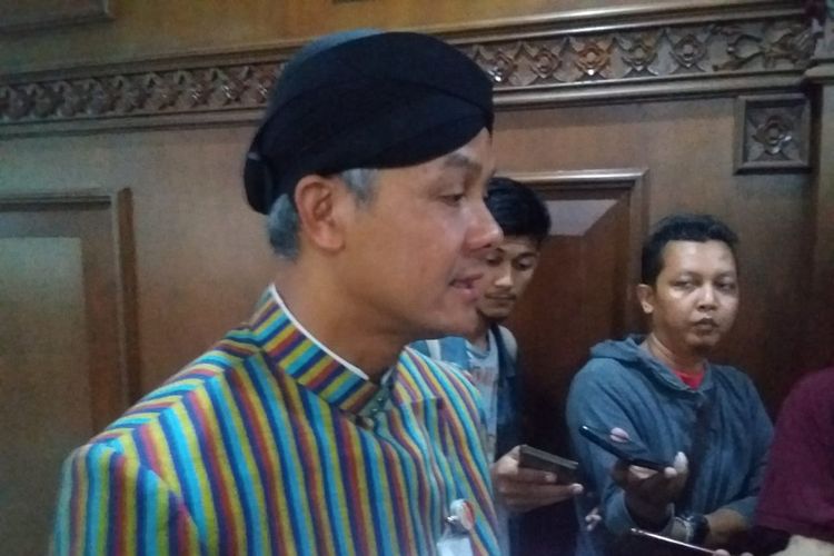 Gubernur Jateng Ganjar Pranowo saat ditemui usai pelantikan dan pengambilan sumpah jabatan Sekretaris Daerah Provinsi Jawa Tengah di Gradhika Bhakti Praja, Jateng, Kamis (31/10/2019)