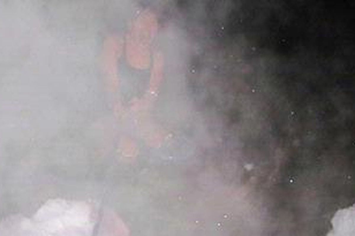 Selesai sauna, bersiap melakukan avanto di dinginnya es Lapland, Finlandia.