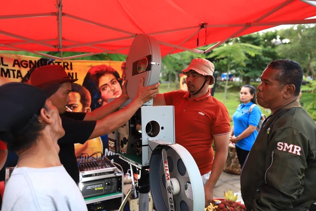 Film Layar Tancap di Lebak Bulus Bisa Ditonton Tanpa Batasan Umur