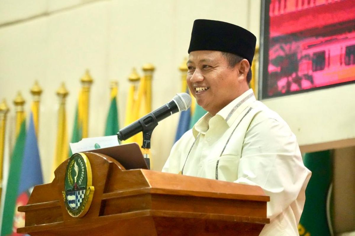 Wakil Gubernur Jawa Barat Uu Ruzhanul Ulum saat menghadiri acara Pembukaan Pelatihan Kepemimpinan Nasional (PKN) Tingkat ll Angkatan XXVII Tahun 2023 di Kampus BPSDM Provinsi Jabar, Kota Cimahi, Senin (24/7/2023).
 