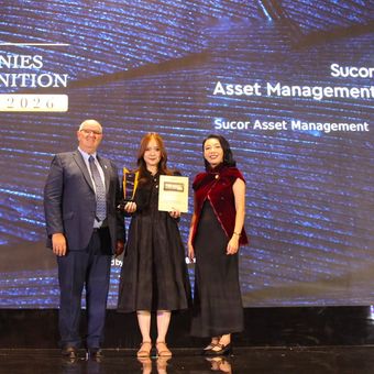 Atas kinerjanya, Sucor AM meraih penghargaan Asset Management Company of the Year Indonesia dalam ajang The Asset Triple A Awards 2026 yang digelar di Hong Kong. 