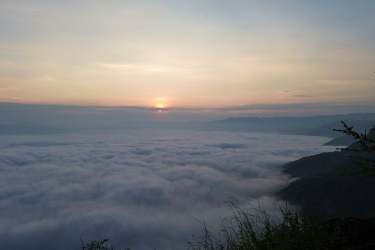 Harga Tiket dan Jam Buka Gunung Kelir Wonogiri, Spot Lautan Awan yang Murah Meriah