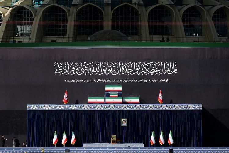 Pemakaman Ali Khamenei Hanya Dihadiri Keluarga Inti, Mojtaba Datang?