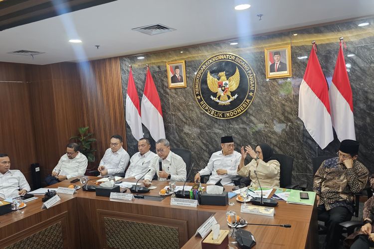 Akui Ada Masalah di MBG, Zulhas Minta Waktu Sebulan untuk Berbenah