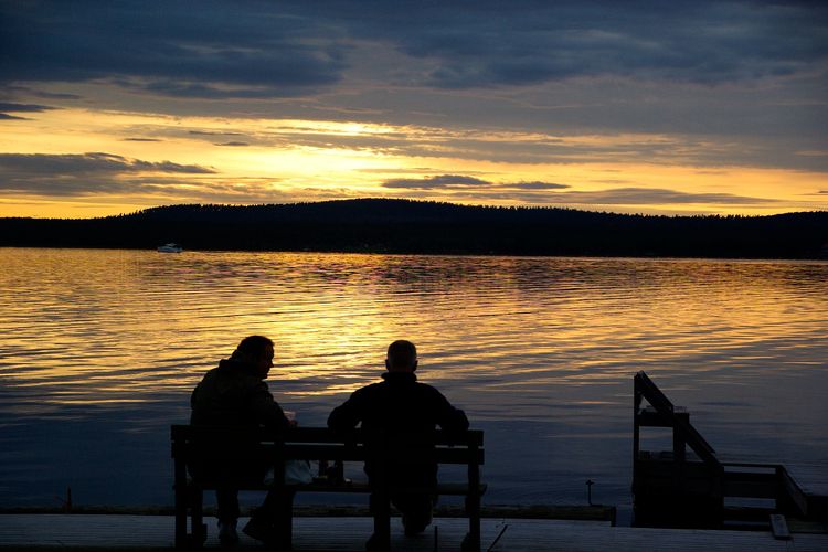 ilustrasi Midnight Sun di Finlandia