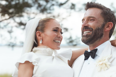 Setahun Dipersunting Ben Affleck, J.Lo Pamer Foto Pernikahannya