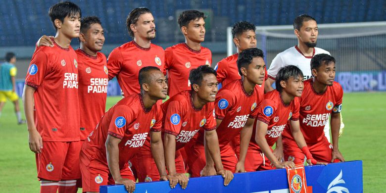 Starting Semen Padang FC saat menjajal Persib Bandung dalam laga pekan ke-10 Liga 1 2024-2025, Jumat (1/11/2024) di Stadion Si Jalak Harupat, Soreang, Kabupaten Bandung. 