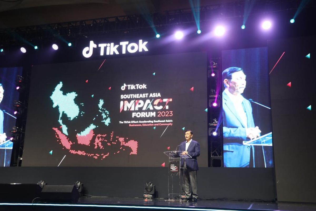 Menko BIdang Kemaritiman dan Investasi, Luhut B. Pandjaitan menyampaikan sambutan di acara TikTok Southeast Asia Impact Forum 2023, di Jakarta, pada Kamis (15/6/2023).
