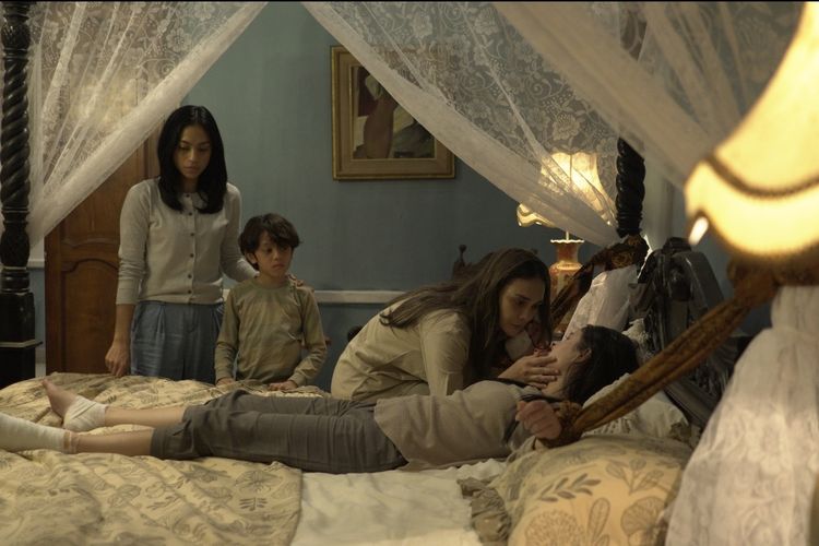 Luna Maya Dapat Teror Misterius di Trailer Perdana Film Jalan Pulang 