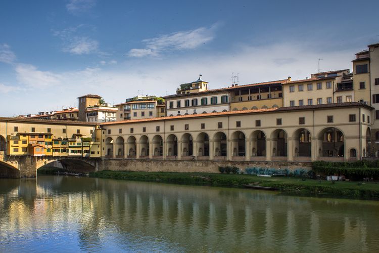 Ilustrasi Koridor Vasari atau Vasari Corridor di Florence, Italia.