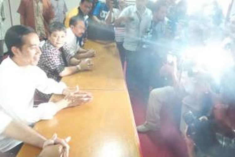 Calon presiden Joko Widodo saat berkunjung ke kantor DPD PDI Perjuangan Banten di Kota Serang, Rabu (16/7/2014).