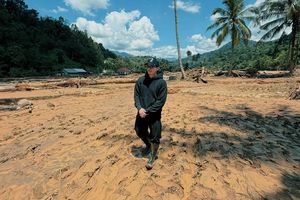 Deretan Artis yang Beri Bantuan Langsung ke Lokasi Banjir di Sumatera