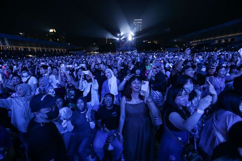 BERITA FOTO: Antusias Penonton Saksikan Konser Westlife di Jakarta