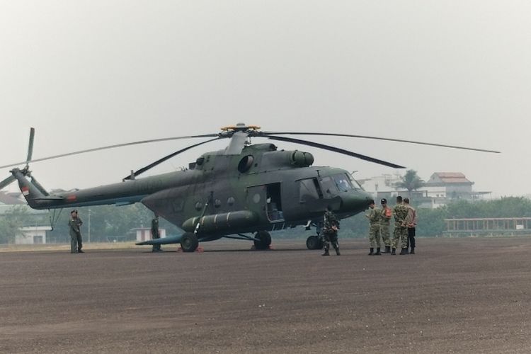 BNPB Kerahkan Helikopter Water Bombing dari Kalsel ke Malang untuk Padamkan Karhutla