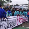 Massa Aksi di Depan Gedung DPR Ricuh Setelah Ditinggal Kapolri dan 3 Wakil Rakyat