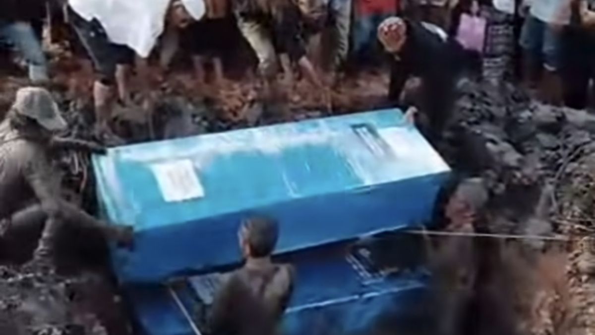 Married Couple from Banjarmasin Victims of KM Virgo Buried Together, Remembered as Generous Souls