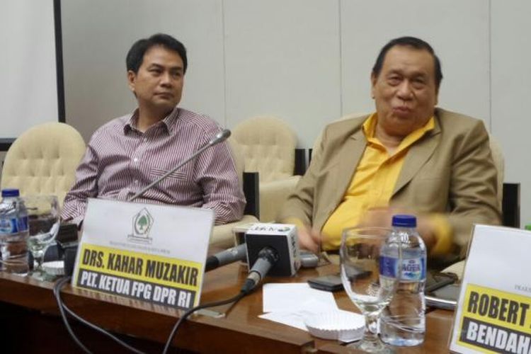 Sekretaris Fraksi Partai Golkar Aziz Syamsudin dan Pelaksana Tugas Ketua Fraksi Partai Golkar Kahar Muzakir di Kompleks Parlemen, Senayan, Jakarta, JUMAT (30/9/2016)