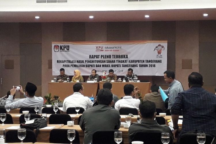 KPU Kabupaten Tangerang menggelar rapat pleno rekapitulasi Pilkada 2018 di Hotel Lemo, Kelapa Dua, Tangerang Selatan pada Rabu (4/7/2018).