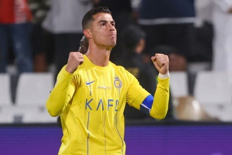 Penyerang Al Nassr, Cristiano Ronaldo, berselebrasi seusai mencetak gol untuk timnya dalam lanjutan Liga Arab Saudi antara Al Shabab vs Al Nassr di Stadion Al Shabab pada 25 Februari 2024.