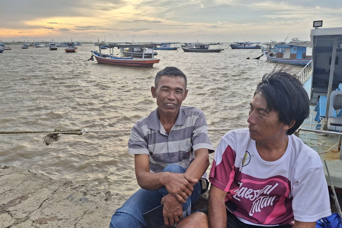 Bento, nelayan di Tanjung Pasir mengaku gembira dengan pembongkaran pagar laut karena bisa leluasa mencari ikan lagi, Kamis (13/2/2025).