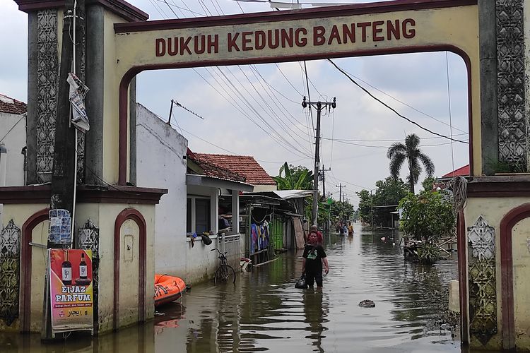 Kondisi banjir di Dukuh Kedung Banteng, Desa Wonorejo, Kecamatan Karanganyar, Kabupaten Demak, Selasa (20/2/2024). (KOMPAS.COM/NUR ZAIDI)