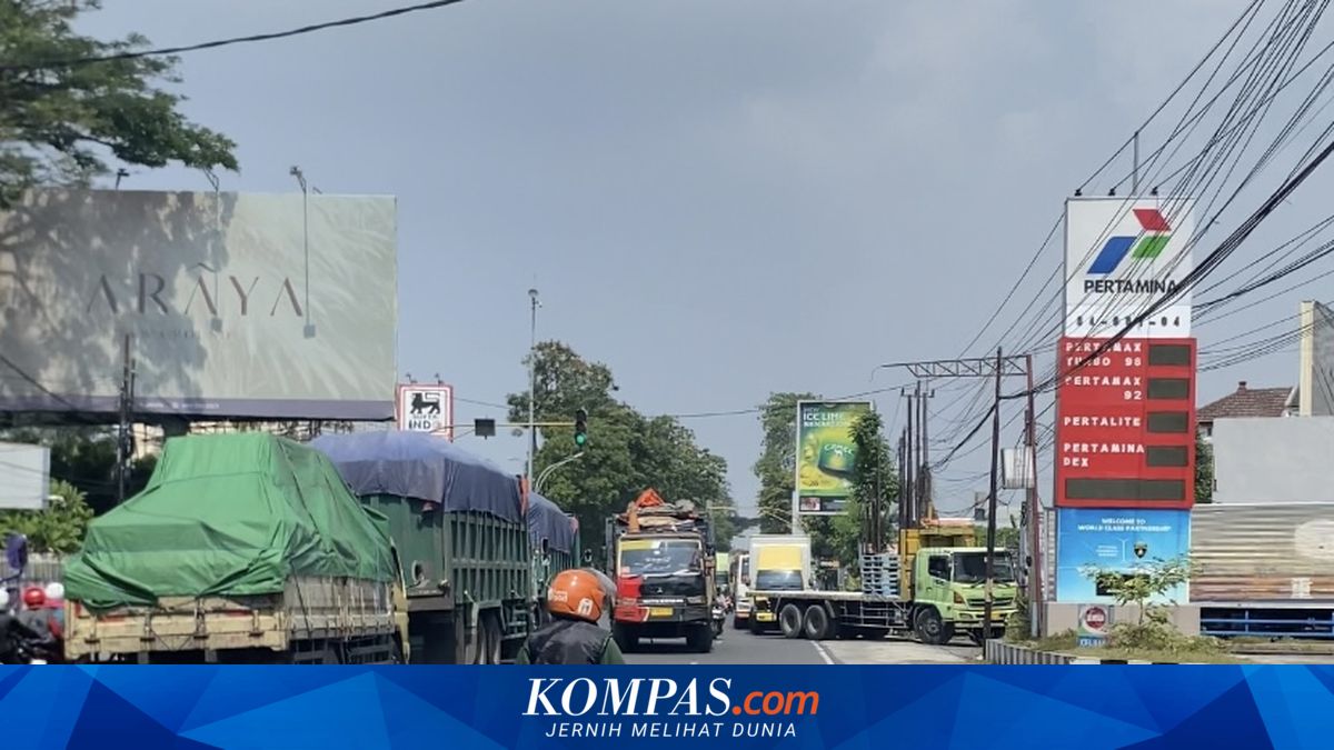 Antrean Solar di Malang Mengular, Sopir Truk dan Bus Antre Berjam-jam