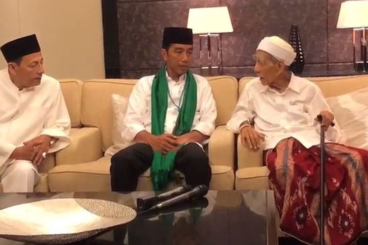 Calon presiden Joko Widodo bertemu KH Maimun Zubair dan Habib Luthfi bin Yahya sebelum menghadiri Rapat Umum Rakyat di Gelora Bung Karno, Jakarta, Sabtu (13/4/2019) sore.