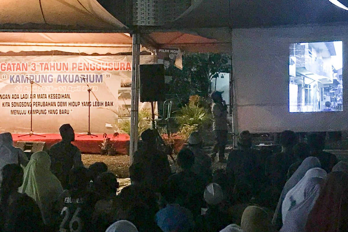 Suasana peringatan 3 tahun penggusuran di Kampung Akuarium, Penjaringan, Jakarta Utara, Kamis (11/4/2019). 