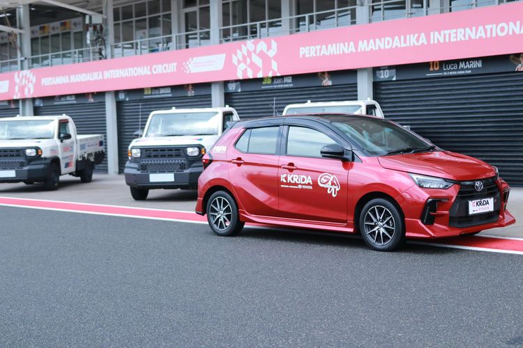 Komunitas otomotif yang tergabung dalam Gazoo Racing Enthusiast (GR Enthusiast) baru saja merayakan hari jadi yang ke satu tahun, di Sirkuit Mandalika, Lombok, pada 9-11 Desember 2024.