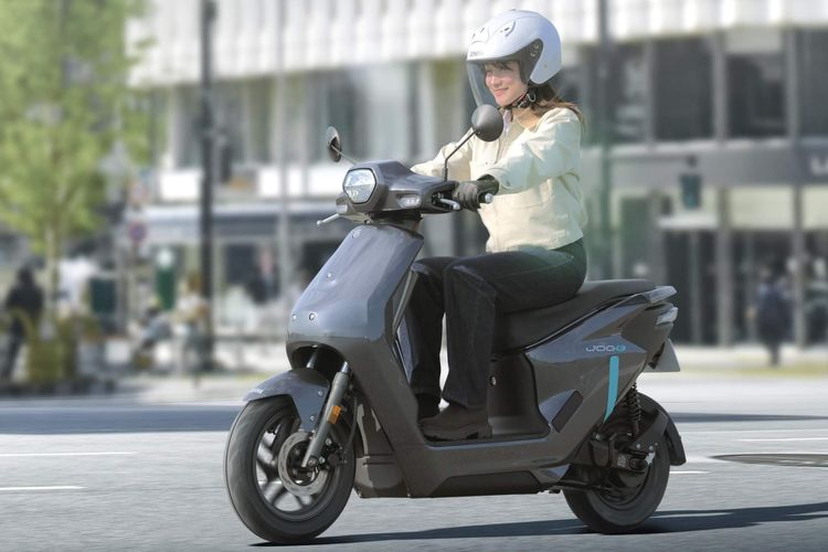 Motor Listrik Yamaha JOG E Meluncur, Pakai Baterai Honda
