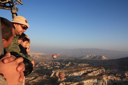 Turis Tewas dan Terluka dalam Kecelakaan Balon Udara di Cappadocia Turkiye