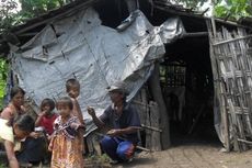 Tinggal di Gubuk Reyot, Sugiyo Sekeluarga Harus Tidur Bersama Ternak