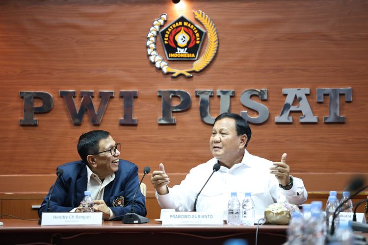 Calon Presiden nomor urut 2, Prabowo Subianto saat hadir sebagai pembicara dalam Dialog Pers dengan Capres yang diselenggarakan oleh Persatuan Wartawan Indonesia (PWI) di Gedung Dewan Pers, Kamis (4/1/2024).