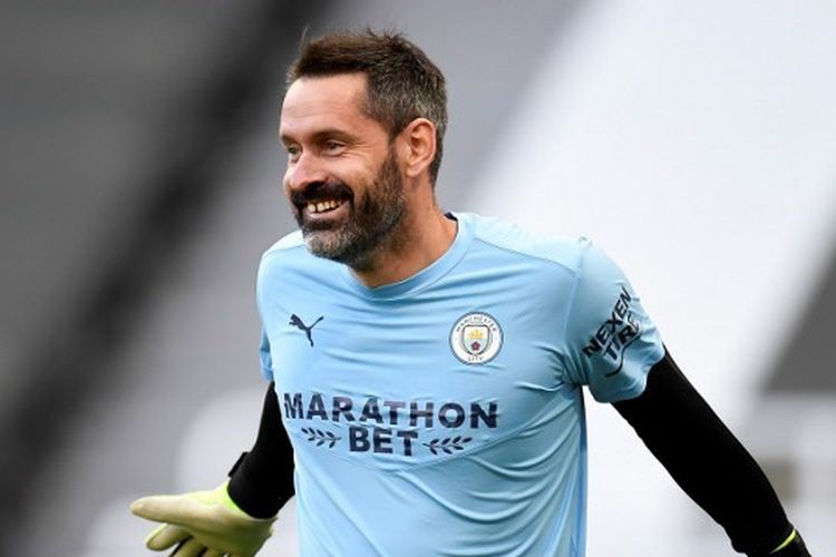 Kiper 35 tahun Scott Carson menjelang laga atletico madrid Newcastle vs Man City di Stadion St James