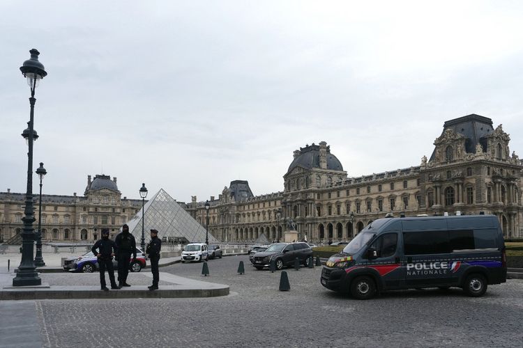 6 Kasus Pencurian di Museum Louvre Perancis Sepanjang Sejarah