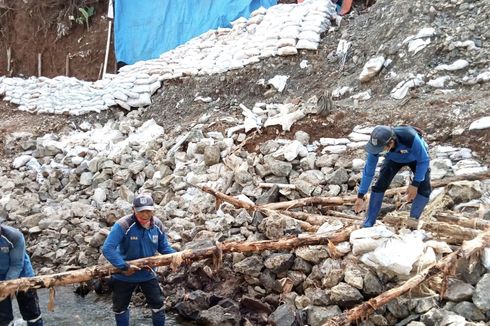 Hujan Deras Akhir Pekan Lalu, Sejumlah Titik di Jaksel Longsor