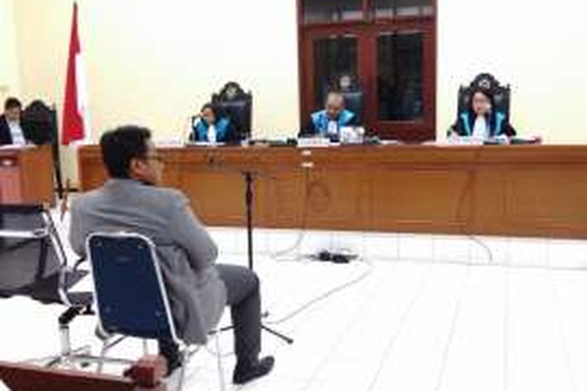 Saksi ahli hukum tata negara dari Universitas Muhammadiyah Jakarta (UMJ) Ibnu Sina Candra Negara dihadirkan dalam sidang gugatan reklamasi di PTUN Jakarta. Kamis (7/4/2016)