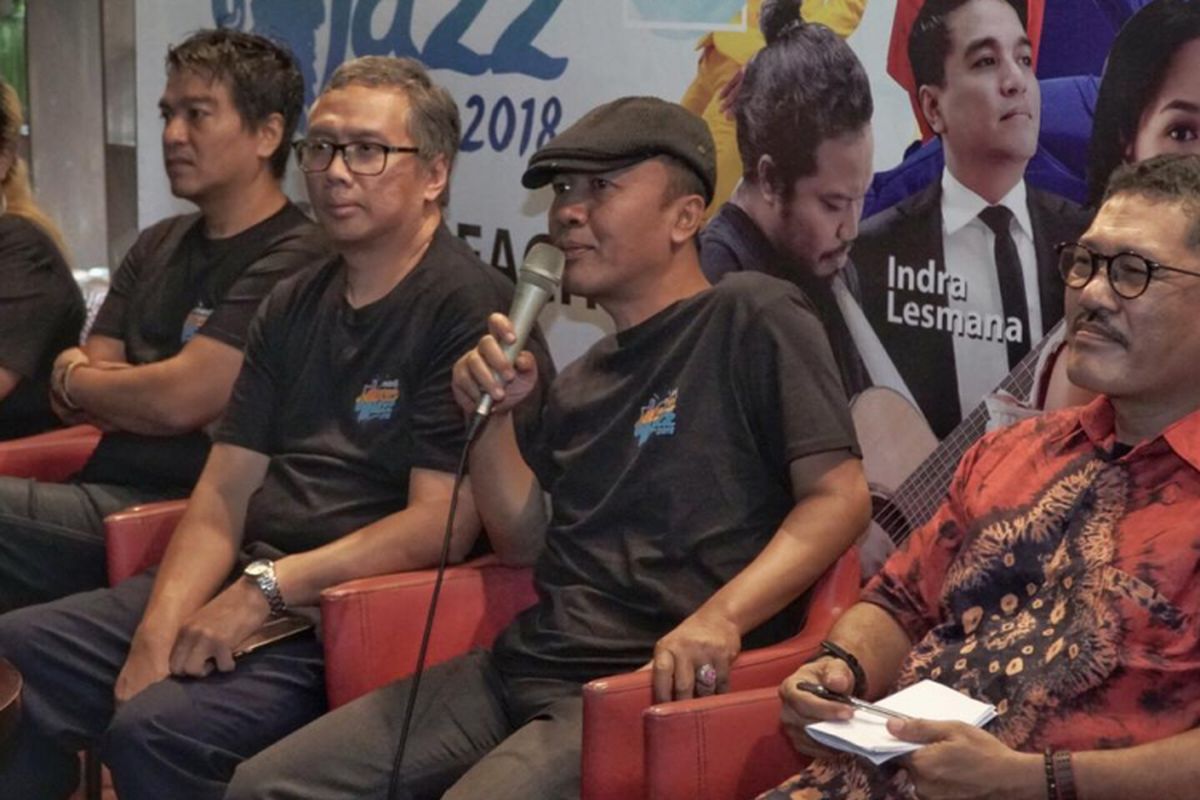 Bupati Lombok Barat, Fauzan Khalid mengatakan, cara paling mudah untuk membantu Lombok bangkit adalah berwisata ke Lombok. Mandiri Senggigi Sunset Jazz 2018 digelar Minggu, 9 Desember. 