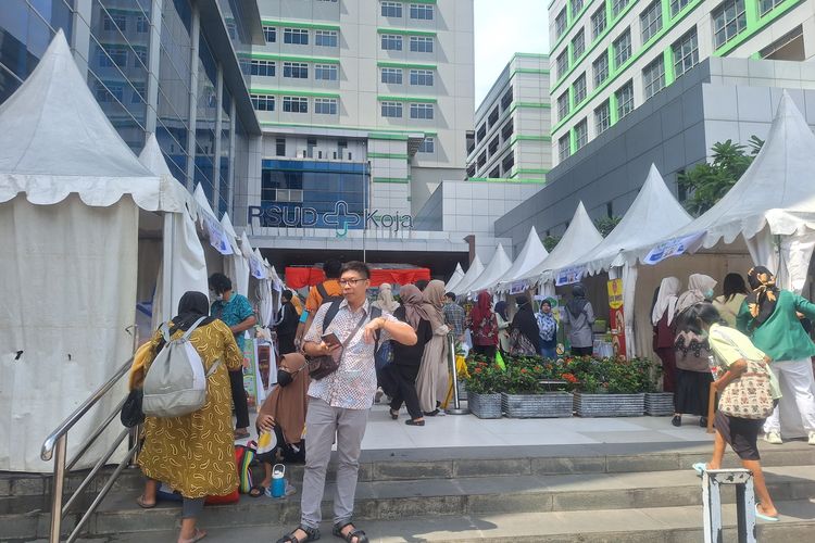 Ada Bazar Serempak di RSUD Koja, Nakes hingga Warga Berburu Jajanan