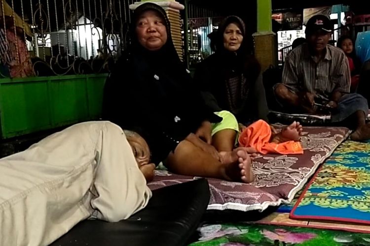 Kondisi Pengungsi di Balai Desa Nguter, Jumat (14/7/2023)