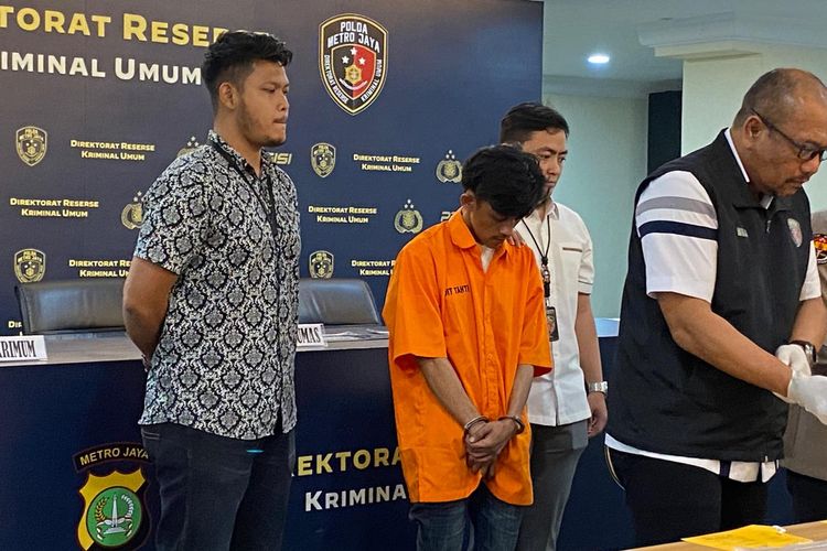 Nico Yandi Putra, pelaku pembunuhan perempuan yang ditemukan di Dermaga Pulau Pari, Kepulauan Seribu, Kamis (25/4/2024). 