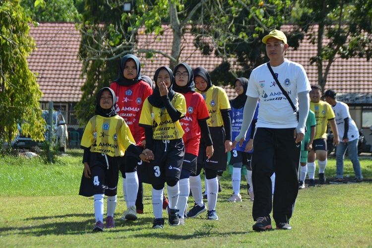Kompetisi Liga Kabupaten Sumbawa Barat (KBS) untuk perempuan. 