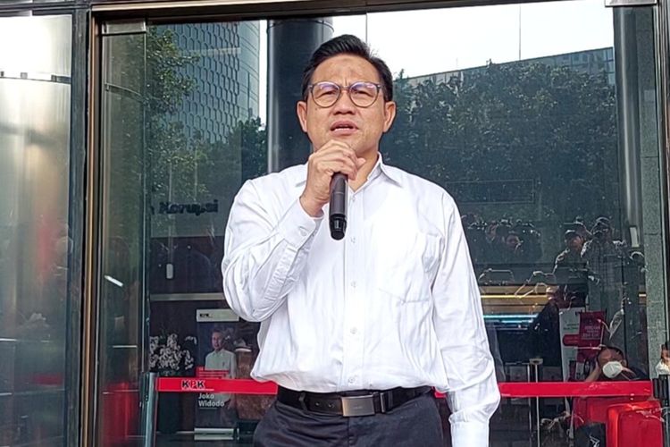 Ketua Umum Partai Kebangkitan Bangsa (PKB) Muhaimin Iskandar alias Cak Imin saat ditemui di KPK menyebut dugaan korupsi di Kementerian Ketenagakerjaan (Kemenaker) menyeret dua mantan anak buahnya, Kamis (7/9/2023).