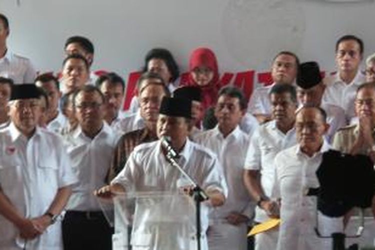 Calon presiden Prabowo Subianto menggelar jumpa pers di Rumah Polonia, Jakarta Timur, Selasa (22/7/2014).