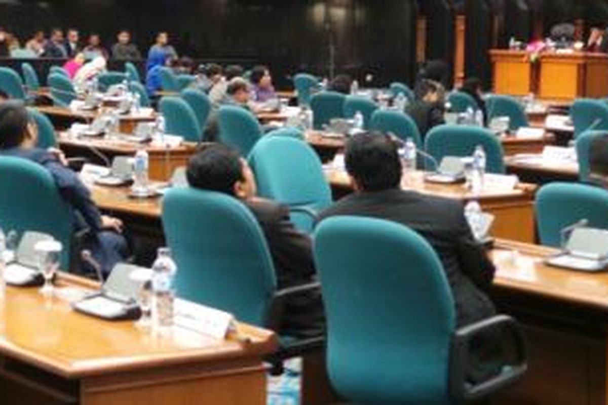 Suasana rapat paripurna pengesahan APBD DKI 2014 di Gedung DPRD DKI jakarta, Rabu (22/1/2014).