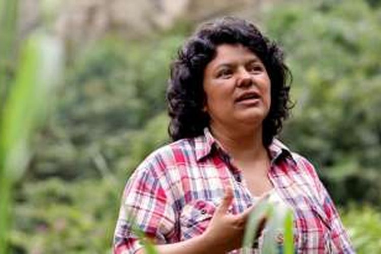 Berta Caceres (43), aktivis lingkungan asal Honduras.