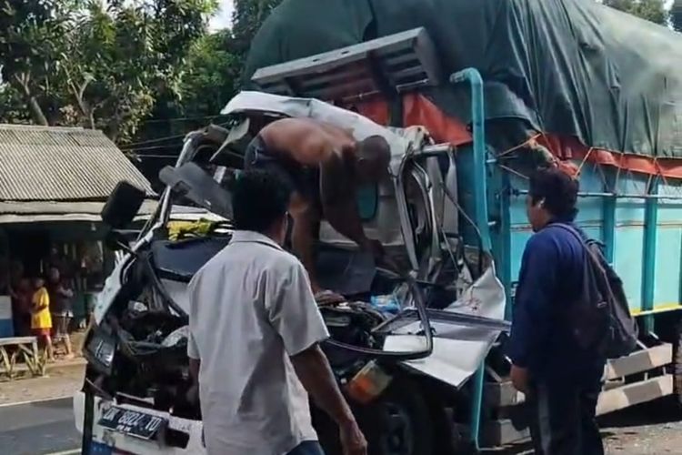 Truk Tabrak Fuso di Pantura Situbondo, Balita 5 Tahun Meninggal Dunia