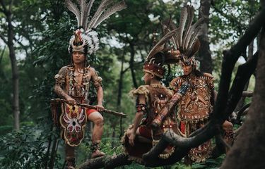 Mengenal Suku Dayak, dari Asal Usul hingga Tradisi Halaman all ...