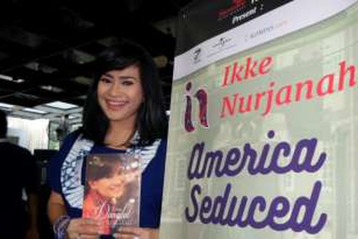 Penyanyi dangdut Ikke Nurjanah hadir dalam jumpa pers program Amerika Terlena Dangdut 2016 di kawasan Kebayoran Baru, Jakarta Selatan, Kamis (18/8/2016).